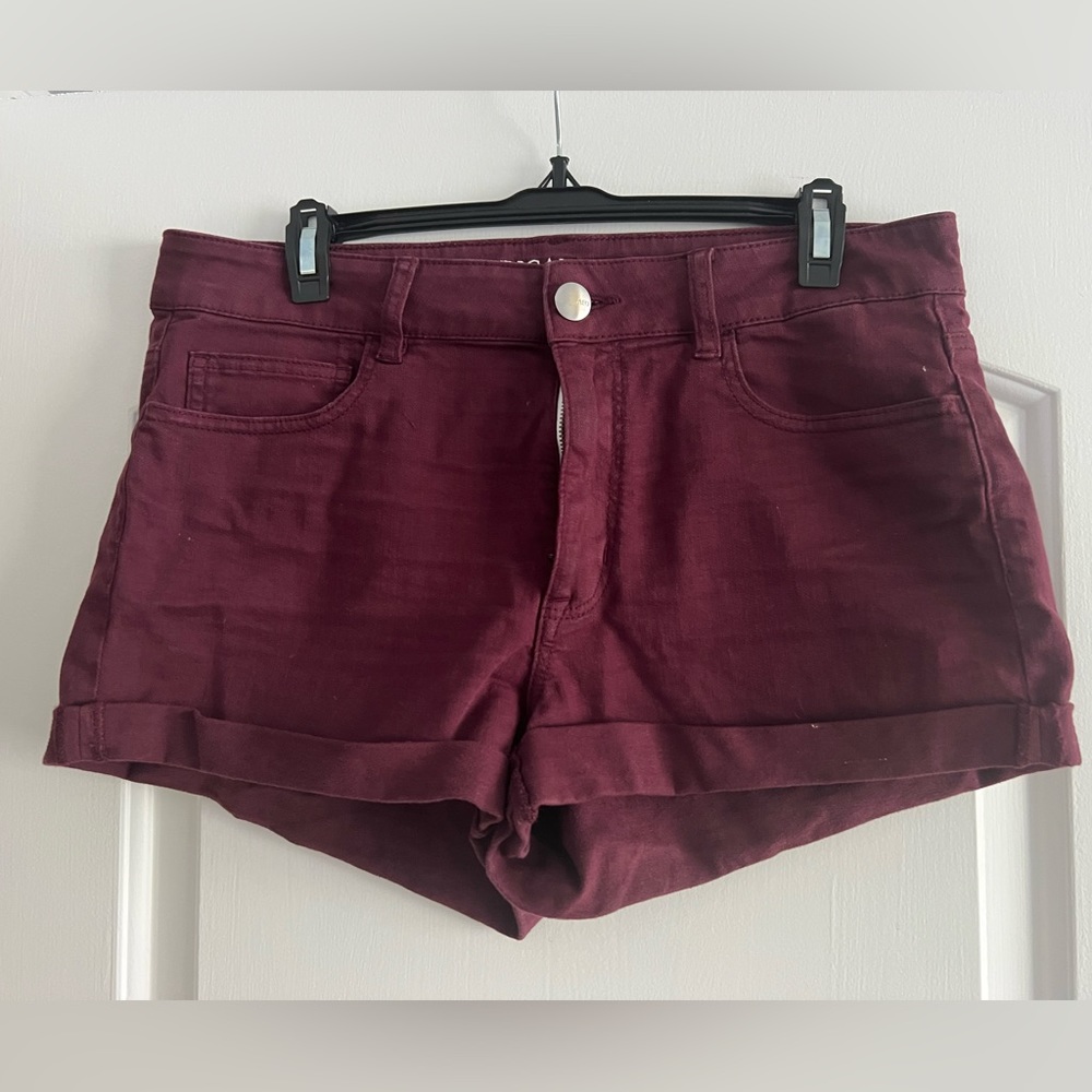 American eagle maroon hi rise shortie